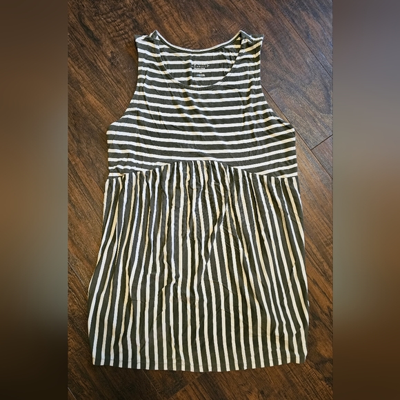 Motherhood Maternity Tops - Motherhood olive green maternity tank